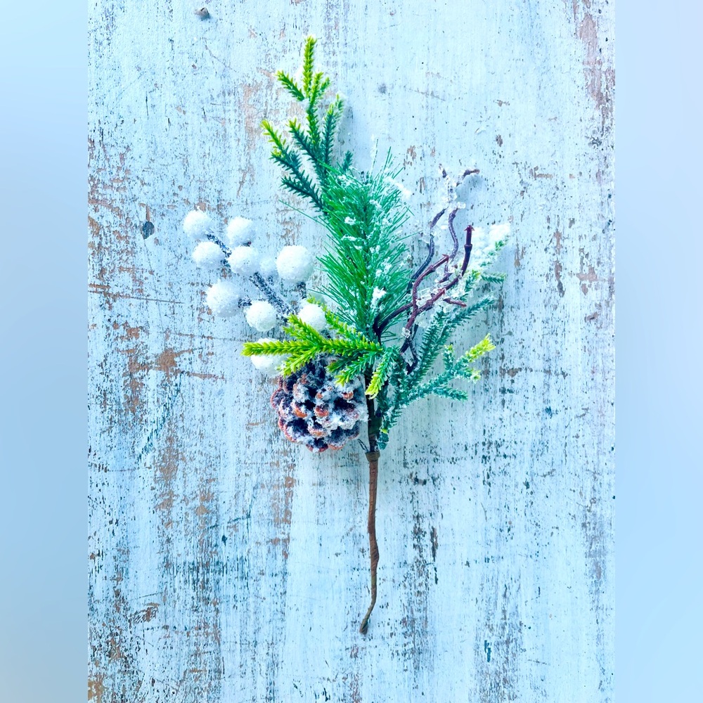 *Flocked Berry Pine Pick